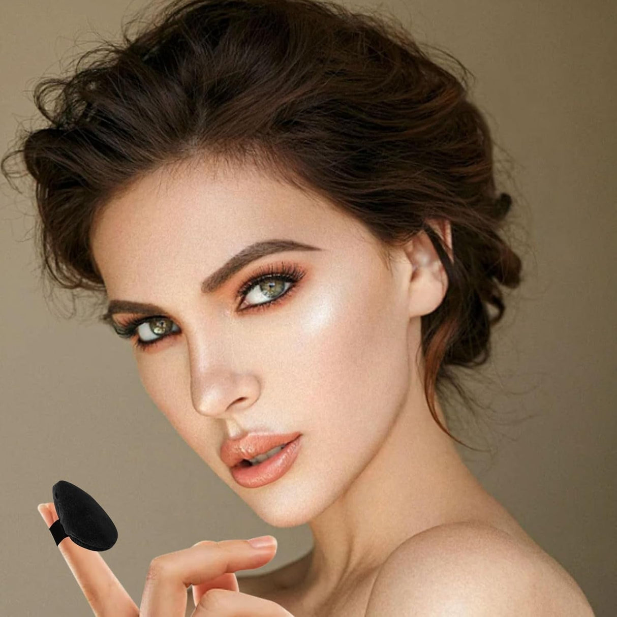6Pcs Mini Powder Puff Set, 2Pcs Silicone Mini Puff +4Pcs Velvet Loose Powder Puff with Case, Easy to Clean Not-Absorb Foundation Small Makeup Puffs for under Eye & Nose Premium Makeup (Brown)